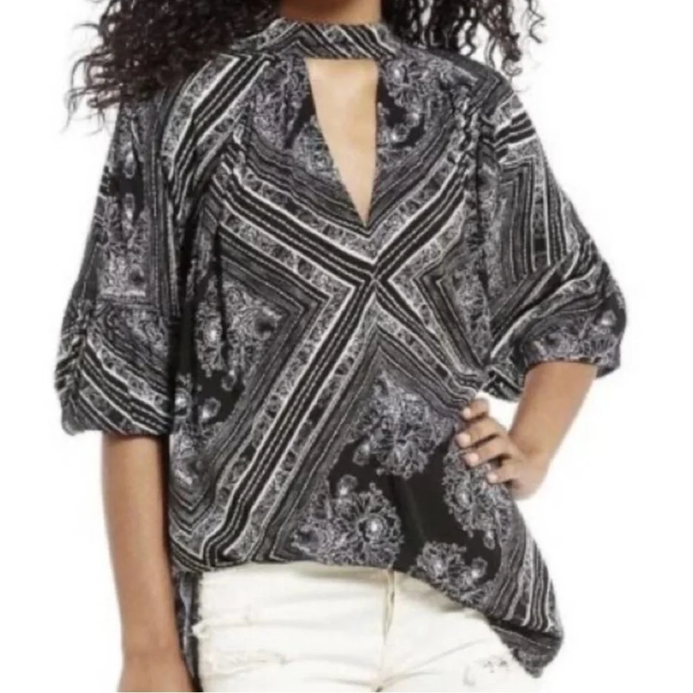FREE PEOPLE Walking on a Dream Tunic Blouse in Black & White - M